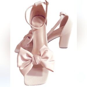 Elegant blush Bow Heels